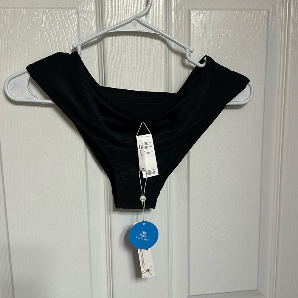 Cupshe NWT Black, high waisted bikini bottom.